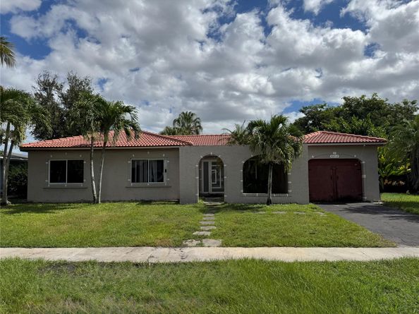 8212 NW 74th Ter, Tamarac FL 33321