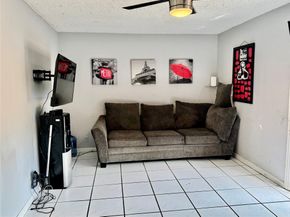 8212 NW 74th Ter, Tamarac FL 33321