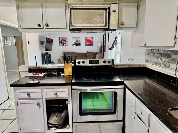 8212 NW 74th Ter, Tamarac FL 33321