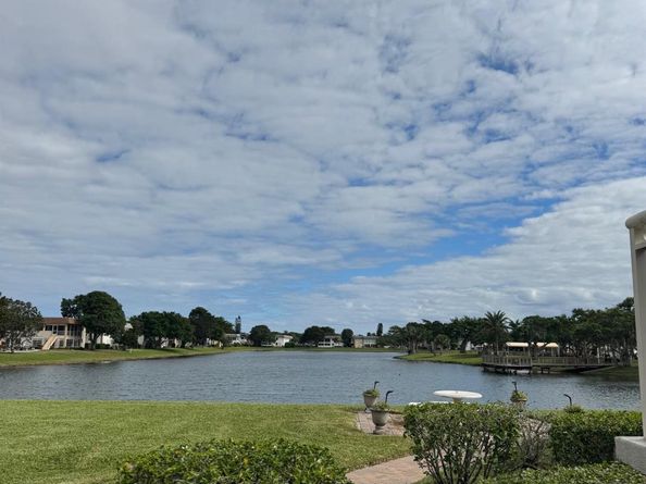 387 Chatham S, West Palm Beach FL 33417