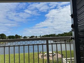 387 Chatham S, West Palm Beach FL 33417