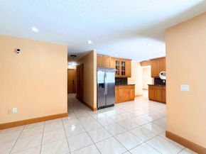 8800 NW 3 St, Pembroke Pines FL 33024