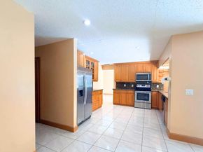 8800 NW 3 St, Pembroke Pines FL 33024