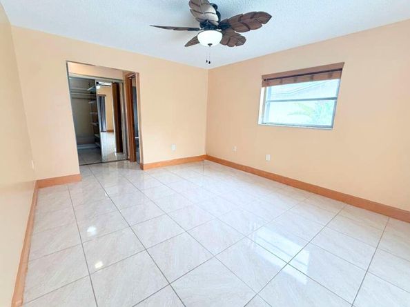 8800 NW 3 St, Pembroke Pines FL 33024