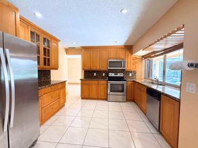 8800 NW 3 St, Pembroke Pines FL 33024