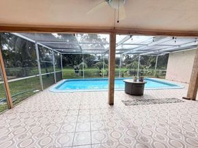 8800 NW 3 St, Pembroke Pines FL 33024