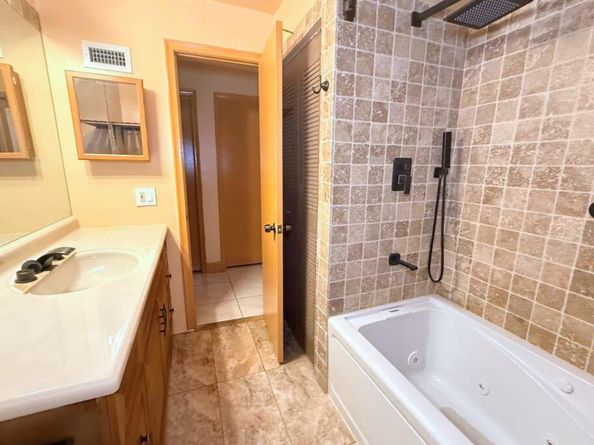 8800 NW 3 St, Pembroke Pines FL 33024