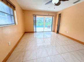 8800 NW 3 St, Pembroke Pines FL 33024