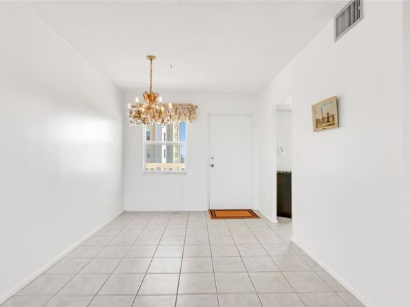 2555 NE 11th St 804, Fort Lauderdale FL 33304