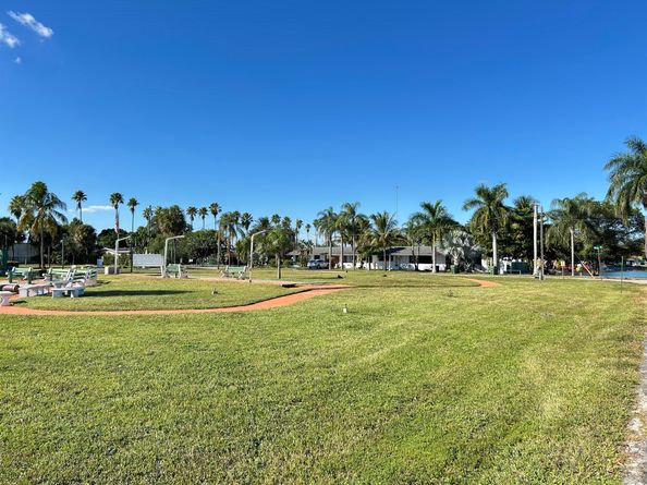 920 SW 11th Avenue 5d, Hallandale Beach FL 33009