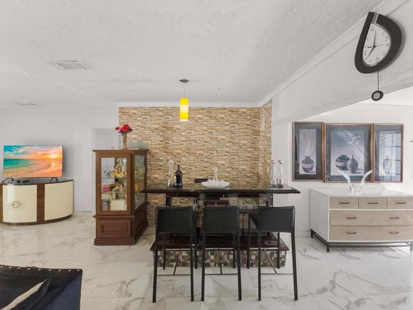 1010 NE 142nd St, North Miami FL 33161