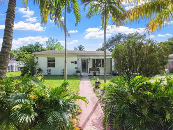1010 NE 142nd St, North Miami FL 33161