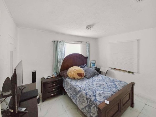 1010 NE 142nd St, North Miami FL 33161