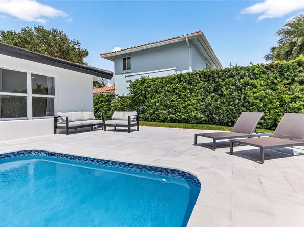 230 SE 3rd Ave, Pompano Beach FL 33060