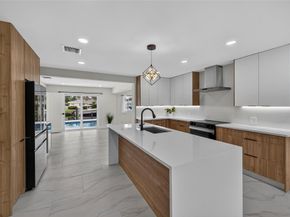 230 SE 3rd Ave, Pompano Beach FL 33060