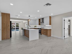 230 SE 3rd Ave, Pompano Beach FL 33060