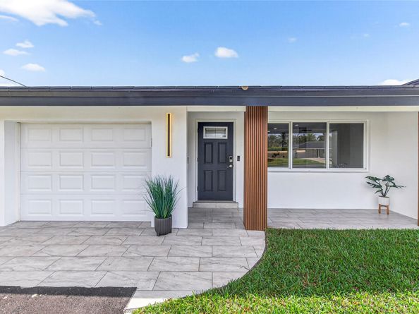 230 SE 3rd Ave, Pompano Beach FL 33060