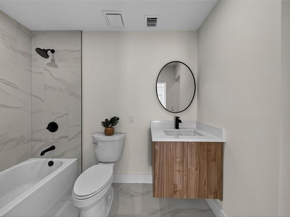 230 SE 3rd Ave, Pompano Beach FL 33060