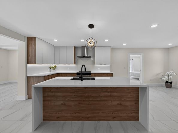 230 SE 3rd Ave, Pompano Beach FL 33060