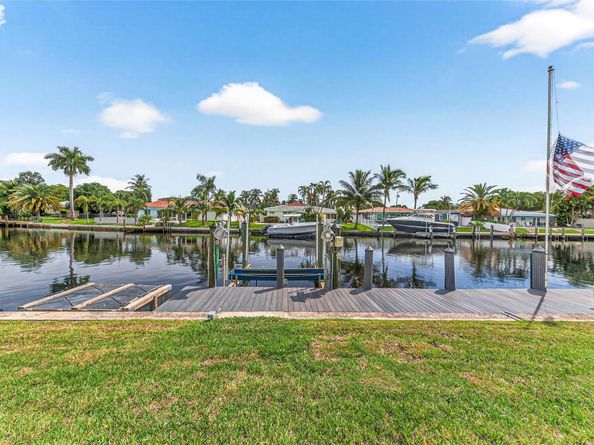 230 SE 3rd Ave, Pompano Beach FL 33060