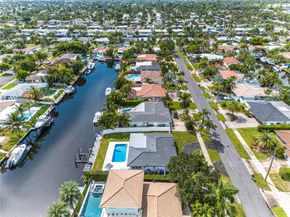 230 SE 3rd Ave, Pompano Beach FL 33060