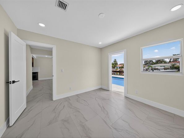 230 SE 3rd Ave, Pompano Beach FL 33060