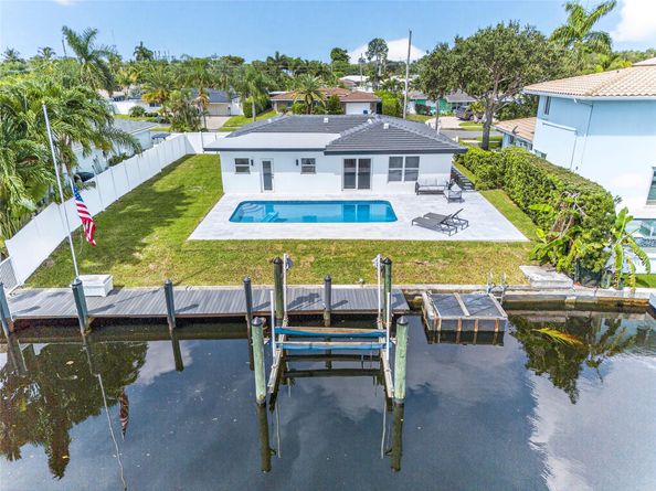 230 SE 3rd Ave, Pompano Beach FL 33060