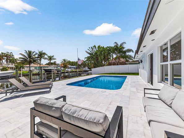 230 SE 3rd Ave, Pompano Beach FL 33060