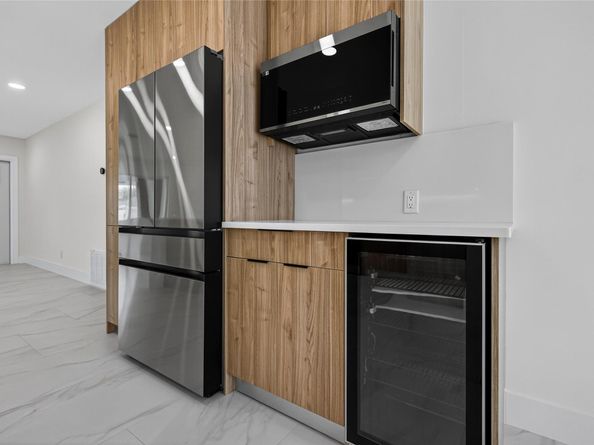 230 SE 3rd Ave, Pompano Beach FL 33060