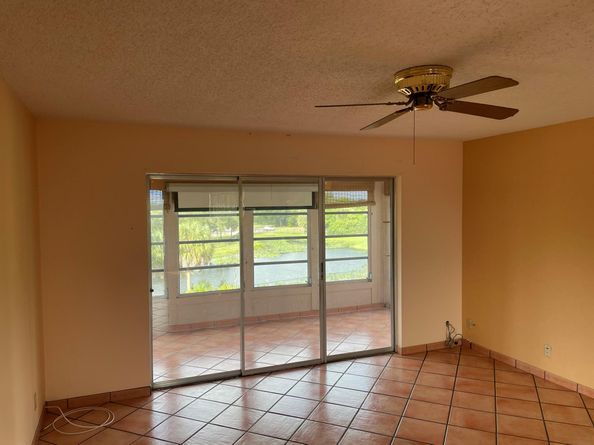 729 Lori Drive 405, Palm Springs FL 33461