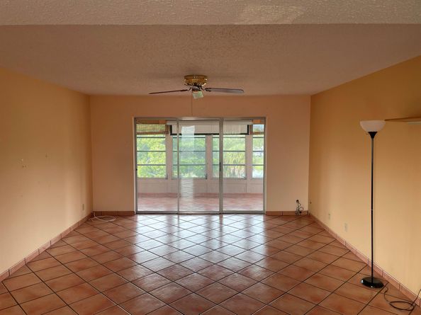 729 Lori Drive 405, Palm Springs FL 33461