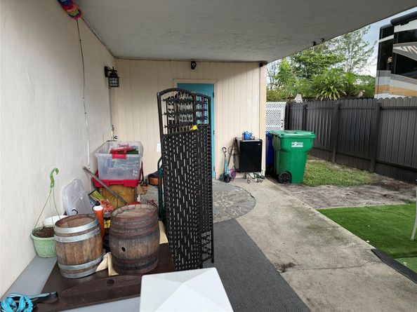 1821 SW 50th Ave, Fort Lauderdale FL 33317