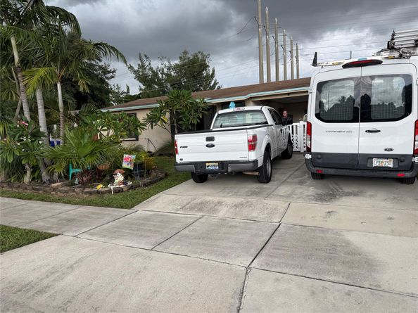 1821 SW 50th Ave, Fort Lauderdale FL 33317