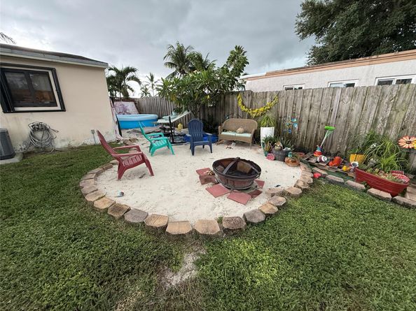 1821 SW 50th Ave, Fort Lauderdale FL 33317