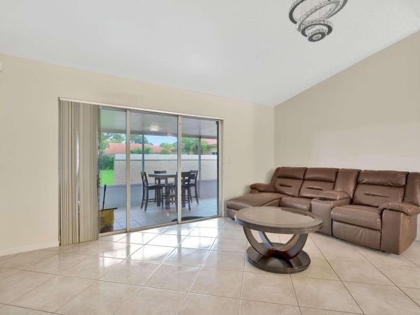 1002 Aspri Way, Riviera Beach FL 33418