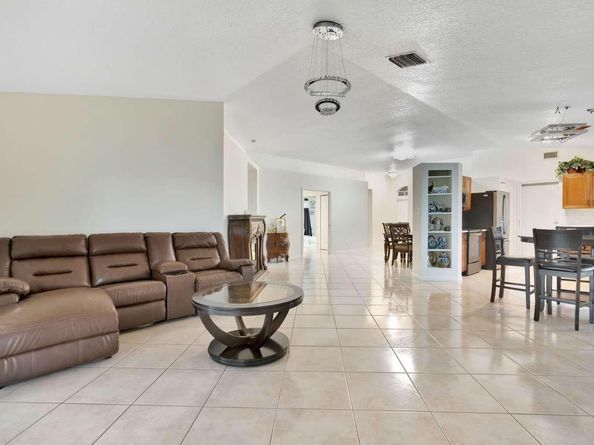 1002 Aspri Way, Riviera Beach FL 33418