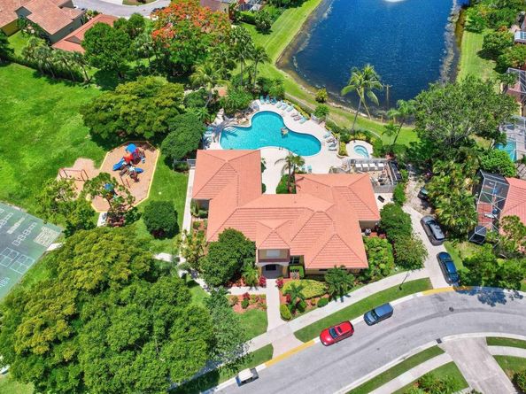 1002 Aspri Way, Riviera Beach FL 33418