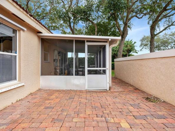 1002 Aspri Way, Riviera Beach FL 33418