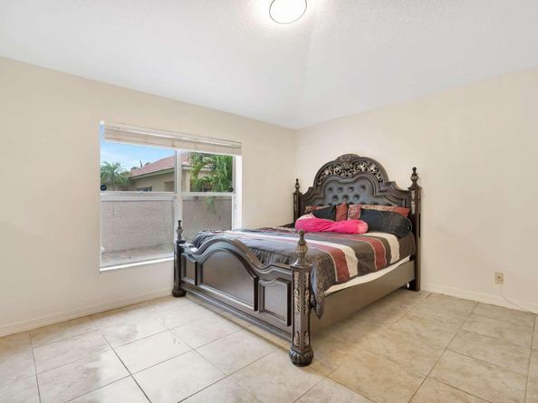 1002 Aspri Way, Riviera Beach FL 33418