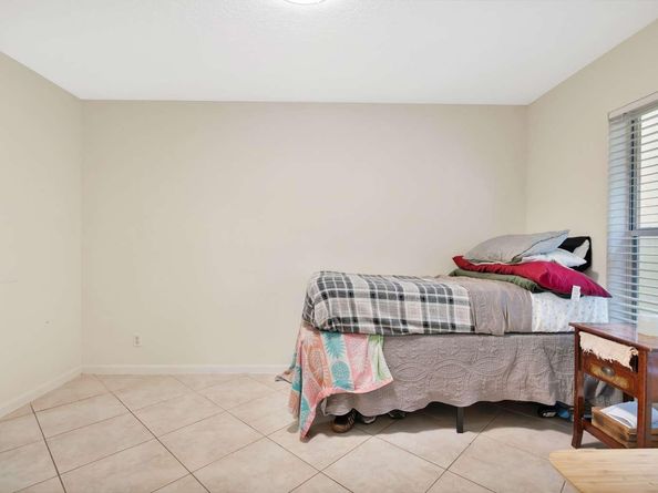 1002 Aspri Way, Riviera Beach FL 33418