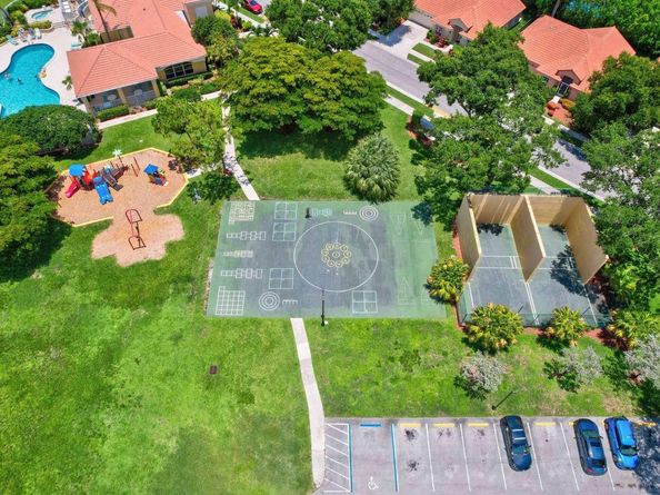 1002 Aspri Way, Riviera Beach FL 33418