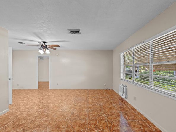 2031 Pinehurst Drive, West Palm Beach FL 33407