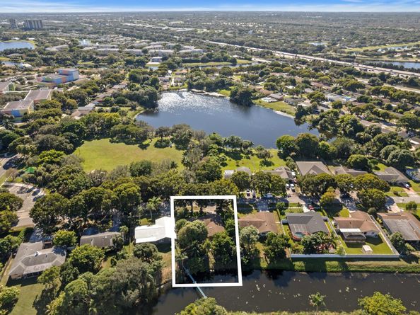 2031 Pinehurst Drive, West Palm Beach FL 33407