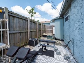 528 SW 5th Ave, Fort Lauderdale FL 33315