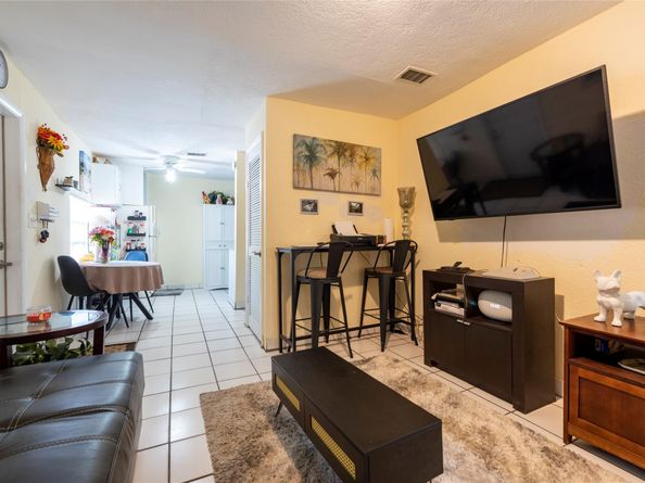 528 SW 5th Ave, Fort Lauderdale FL 33315