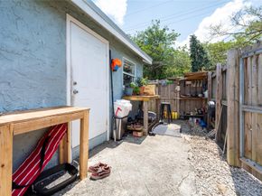 528 SW 5th Ave, Fort Lauderdale FL 33315