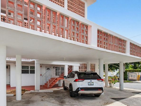 10 SE 13th St 1A, Boca Raton FL 33432