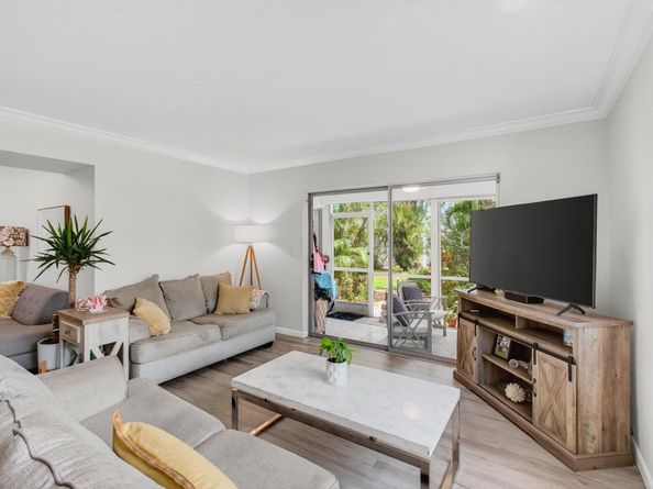 10 SE 13th St 1A, Boca Raton FL 33432