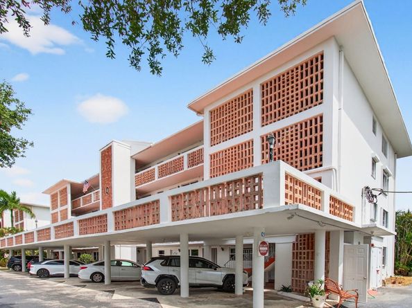 10 SE 13th St 1A, Boca Raton FL 33432