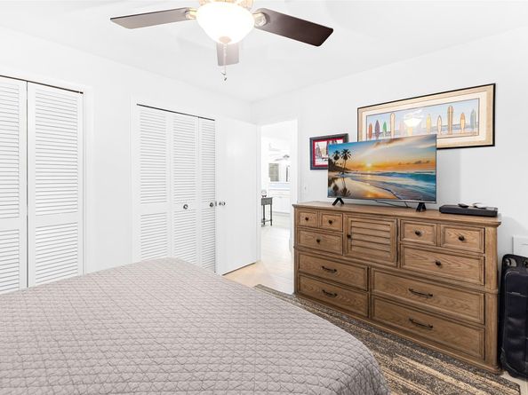 718 N Lakeside Dr, Lake Worth Beach FL 33460